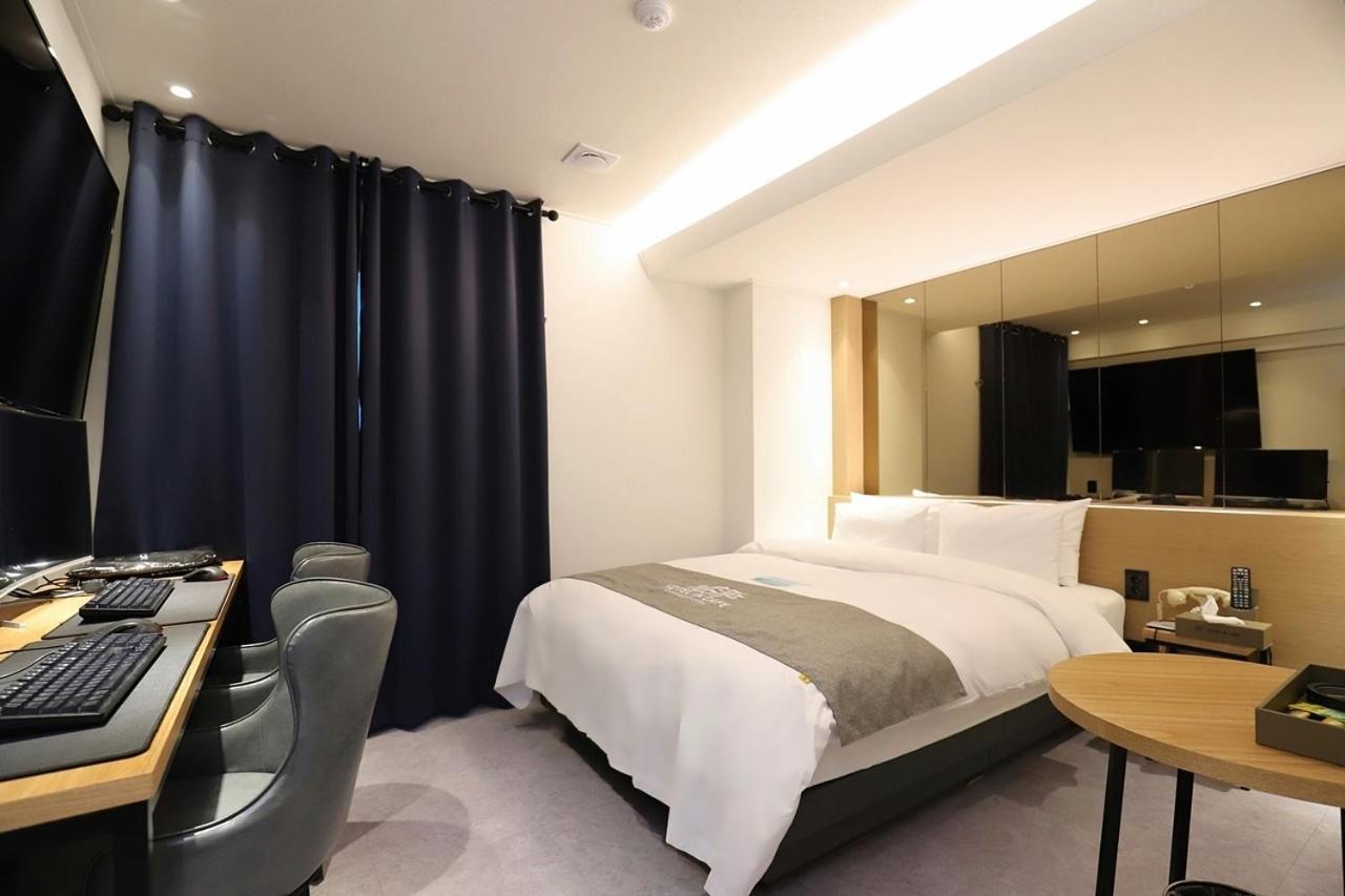 Hotel In Cafe Doksan Seul Oda fotoğraf